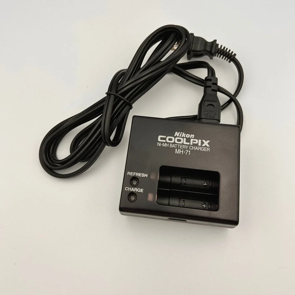 Nikon Coolpix MH-71 Ni-MH Battery Charger with Cord and Case Black